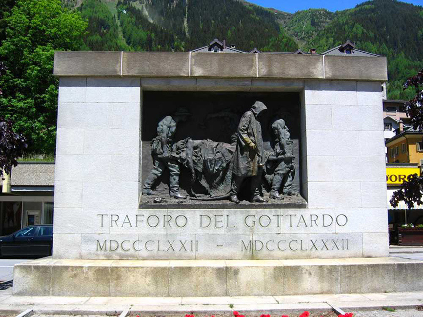 Denkmal für die 177 beim Bau des Gotthard-Eisenbahntunnel ums Leben gekommenen Arbeiter