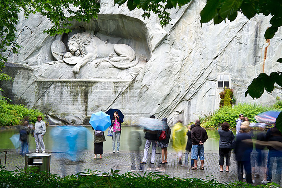 Das Löwendenkmal, stets von Touristen besucht
