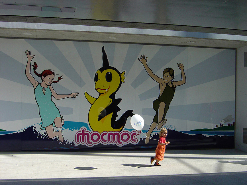 Die Protagonisten der «Gründungssage»: Mocmoc, der Fischerjunge Roman und seine Freundin Babeth (Wandbild in der Bahnhofsunterführung)